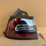 Tesla Model 3 2018 фонарь наружный левый 3 пина 1502086-00-D