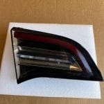 Tesla Model 3 фонарь правый внутренний 3 пина 1077402-00-F