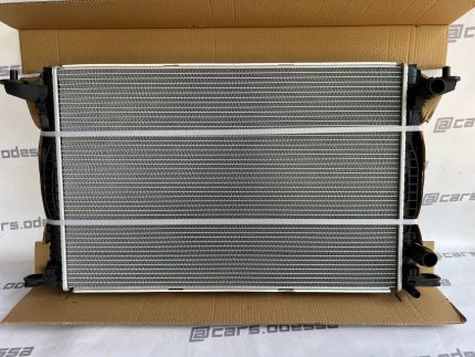 Радиатор охлаждения двигателя AUDI A4 B9 (2015-) 2.0 TFSI