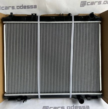 Радиатор охлаждения двигателя KIA Sorento 2002–2009 (25310-3E030)