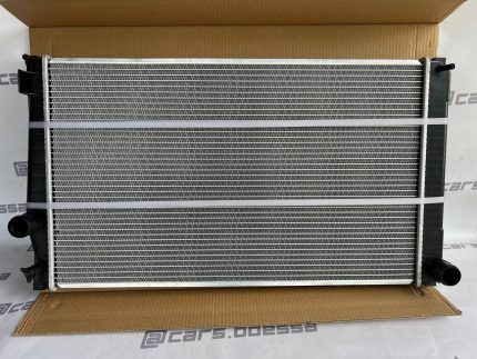 Радиатор охлаждения двигателя Lexus NX 300h (2015) 2.5 VVT-i Hybrid 16400-36090