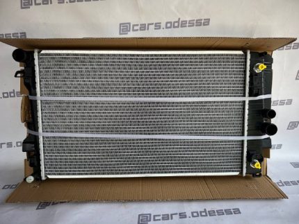 Радиатор охлаждения двигателя Mercedes-Benz Vito W639 (2004) 2.2 CDI A6395010701