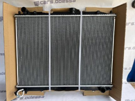 Радиатор охлаждения двигателя Mitsubishi Pajero Wagon 2000–2006 (MN135951)