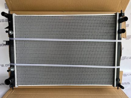 Радиатор охлаждения двигателя Subaru Tribeca B9 3.0 (2005–)