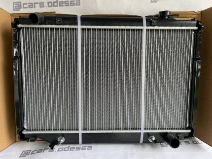 Радиатор охлаждения двигателя TOYOTA LAND CRUISER J80 1995-1998 4.5 B (16400-66101 / 16400-66100)