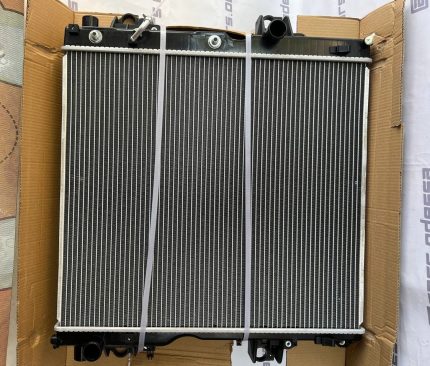 Радиатор охлаждения двигателя Toyota Land Cruiser / Prado 3.0 TDI (2010-)