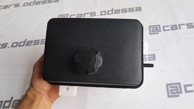 Бачок системы охлаждения (расширительный) Hyundai Sonata 2014–2020 (25430C1100) Бачок системы охлаждения (расширительный) Hyundai Sonata 2014–2020 (25430C1100)