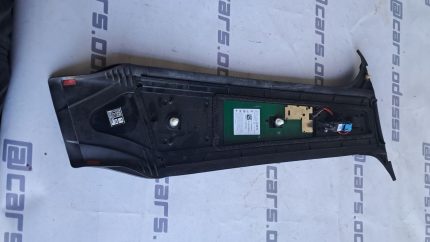 Накладка центральной стойки (B-pillar) наружная правая с камерой для Tesla Model Y (2020–2025) — 150688600D