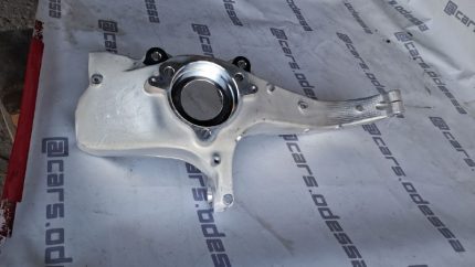 Tesla Model 3 — Цапфа (поворотный кулак) передний правый, аналог 1044316-00-E